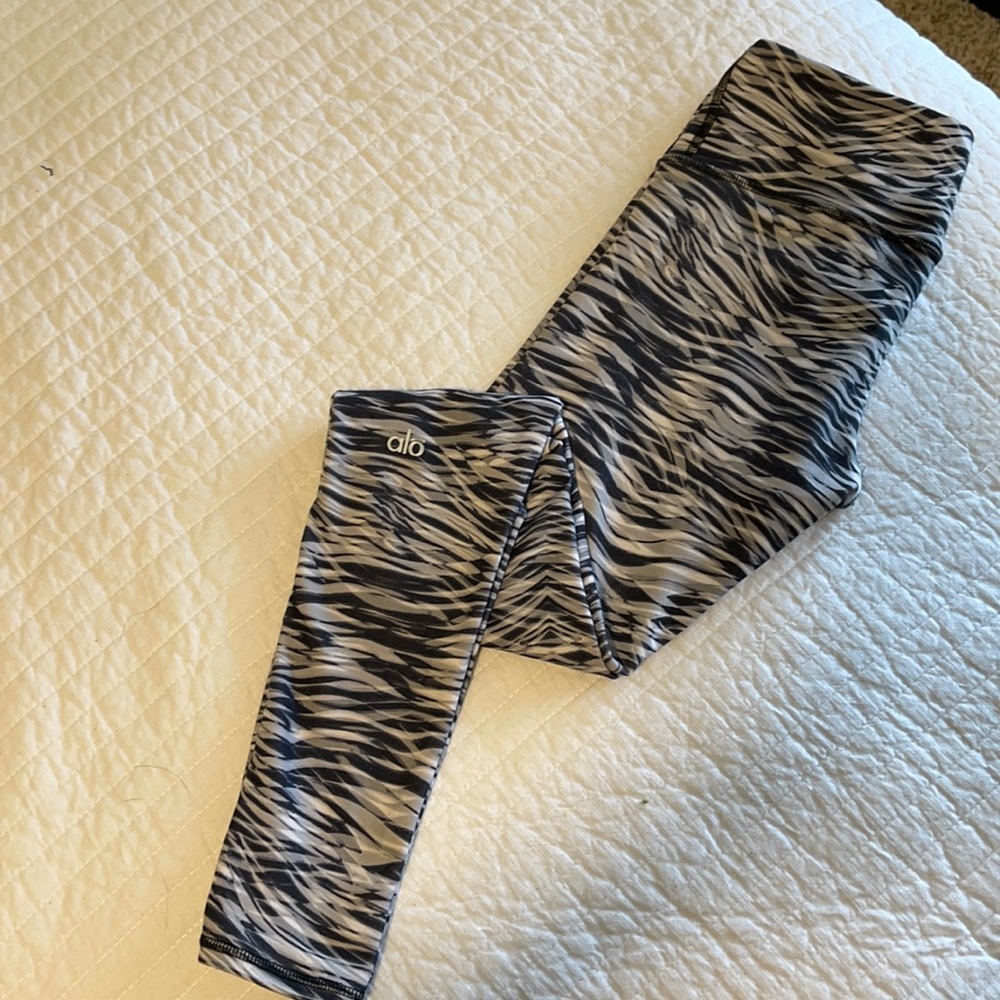 Alo leggings.